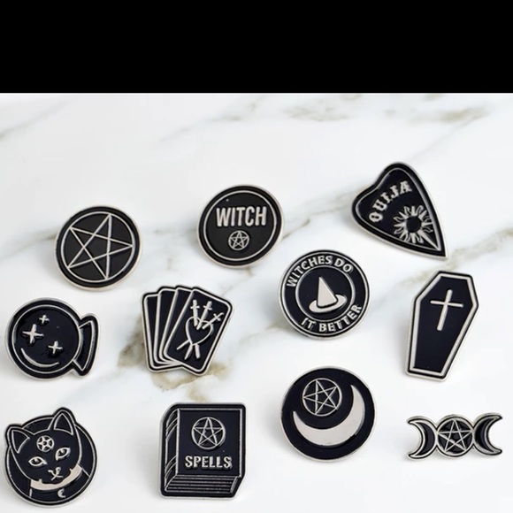 Gothic Punk “Witches Do It Better” Witch Hat Witchcraft Metal Enamel Pin Brooch - Picture 5 of 9